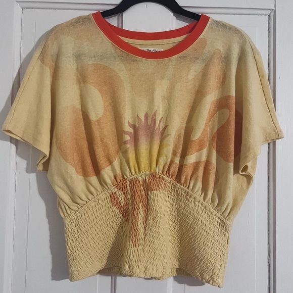 Free People (MAKE OFFER) :) Summer Top
Size Medium - Picture 1 of 9